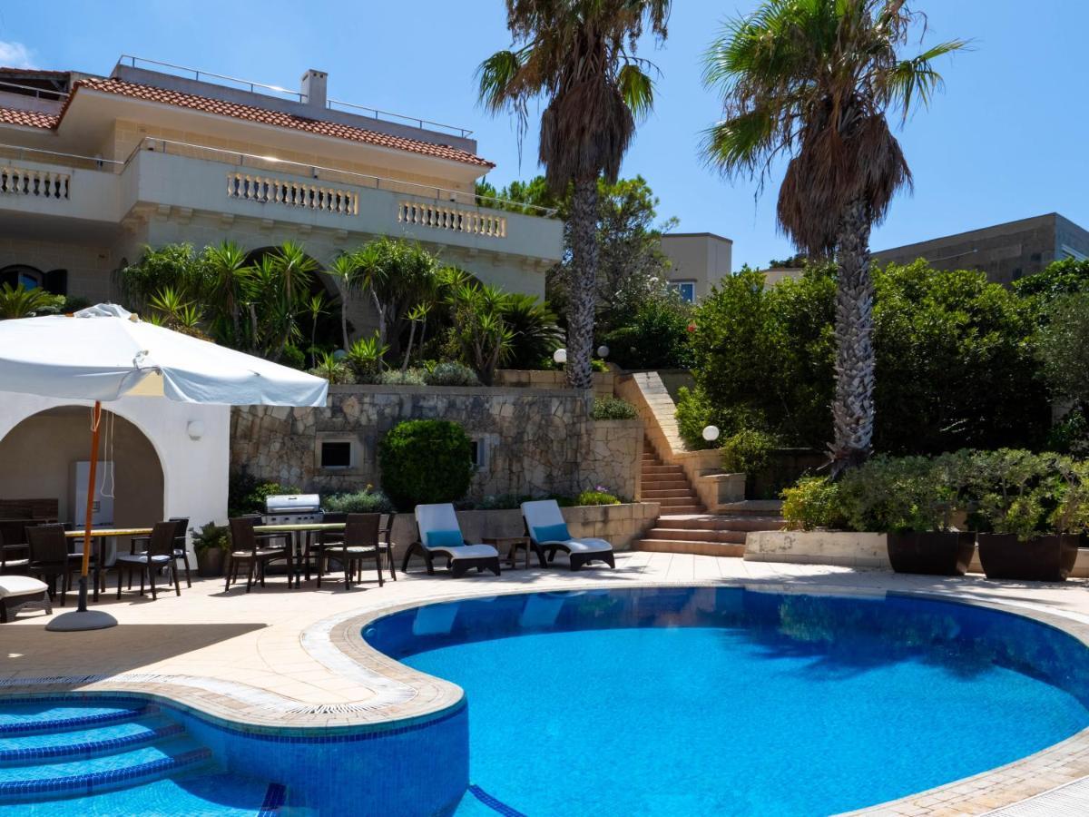 Villa Palma - Sunset Sea Views With Pool, Jacuzzi, Sauna And Games Room Mellieħa Exteriör bild