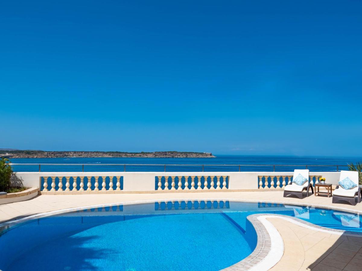 Villa Palma - Sunset Sea Views With Pool, Jacuzzi, Sauna And Games Room Mellieħa Exteriör bild