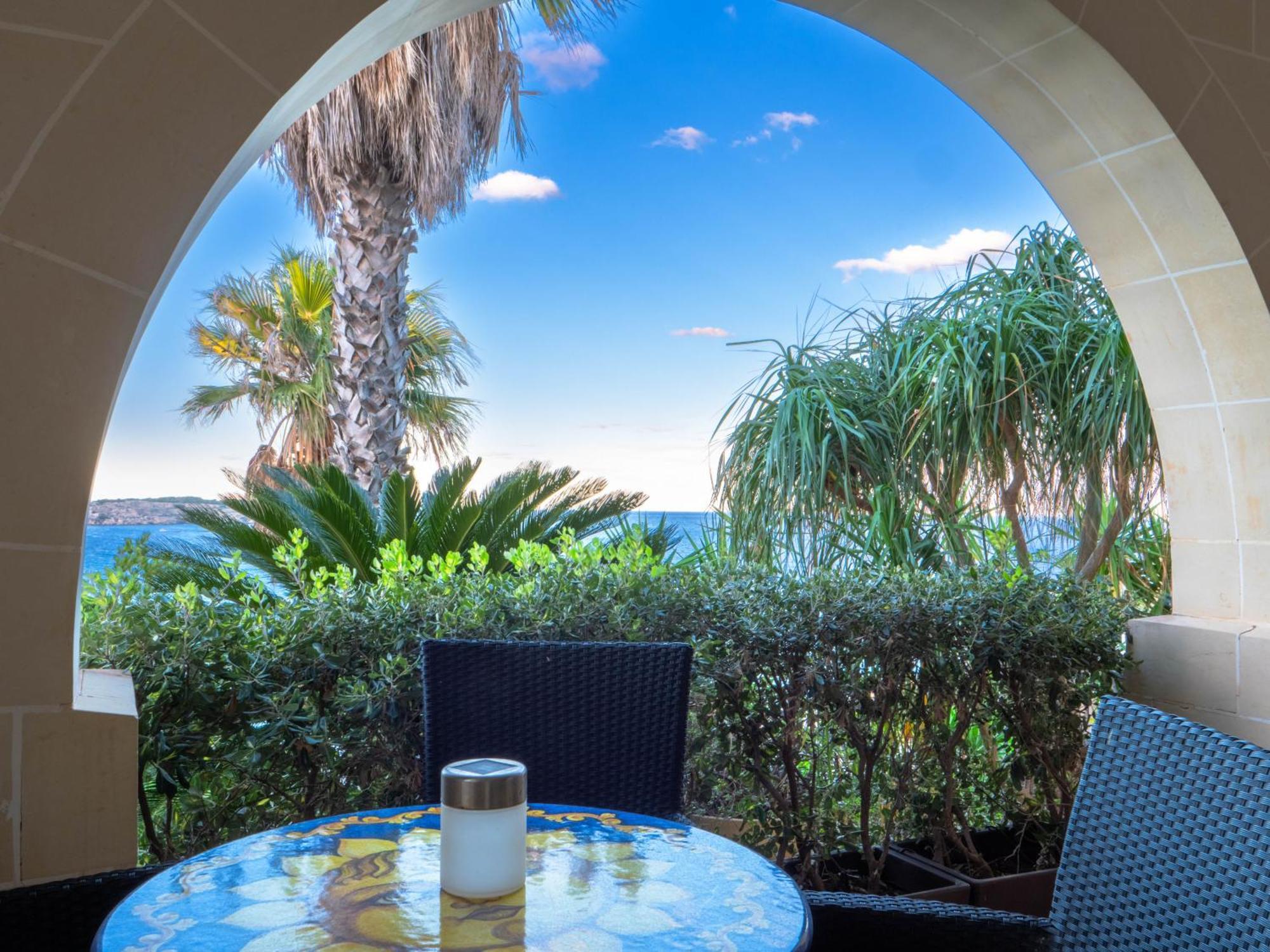 Villa Palma - Sunset Sea Views With Pool, Jacuzzi, Sauna And Games Room Mellieħa Exteriör bild