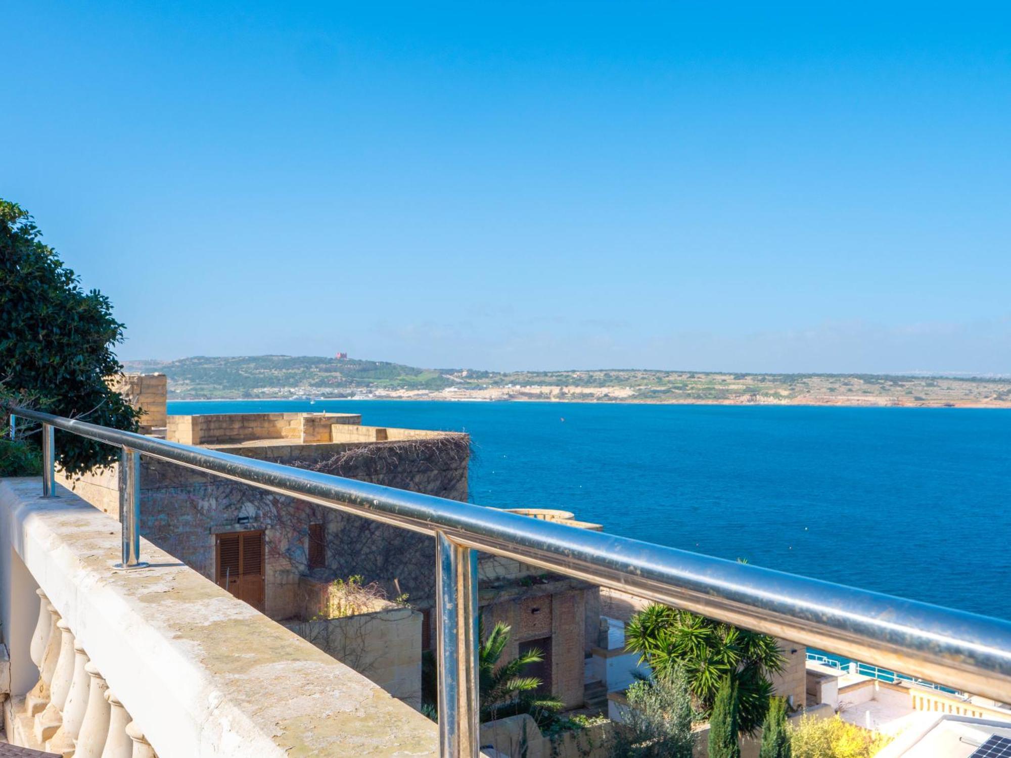 Villa Palma - Sunset Sea Views With Pool, Jacuzzi, Sauna And Games Room Mellieħa Exteriör bild